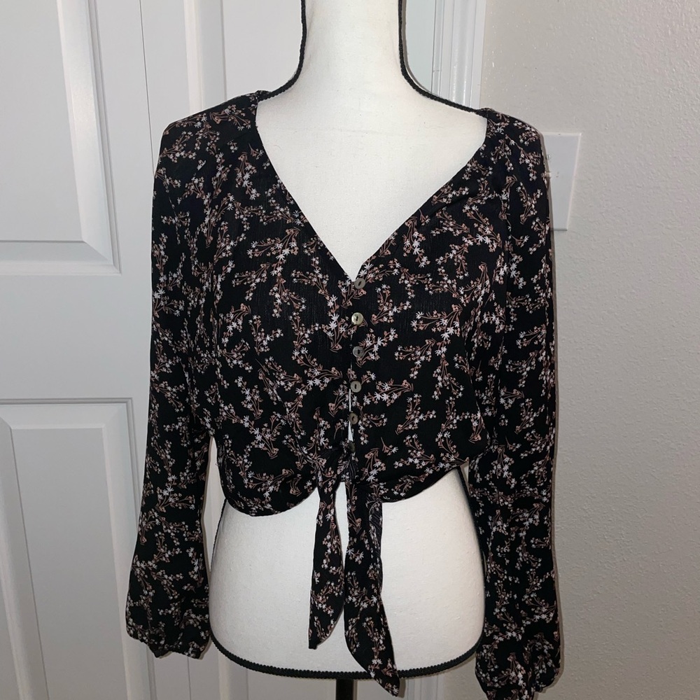 Socialite Black Floral Tie-Front Blouse